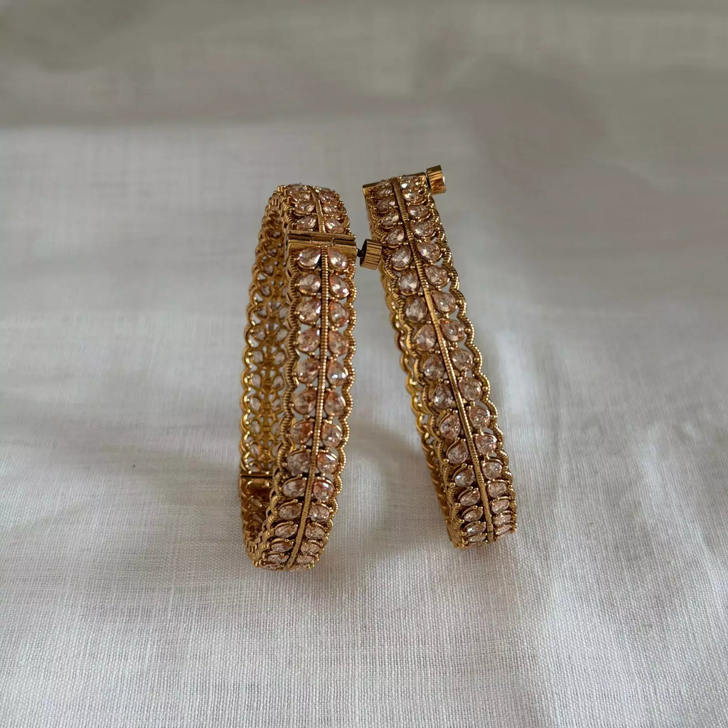 Antique Bangle AB62