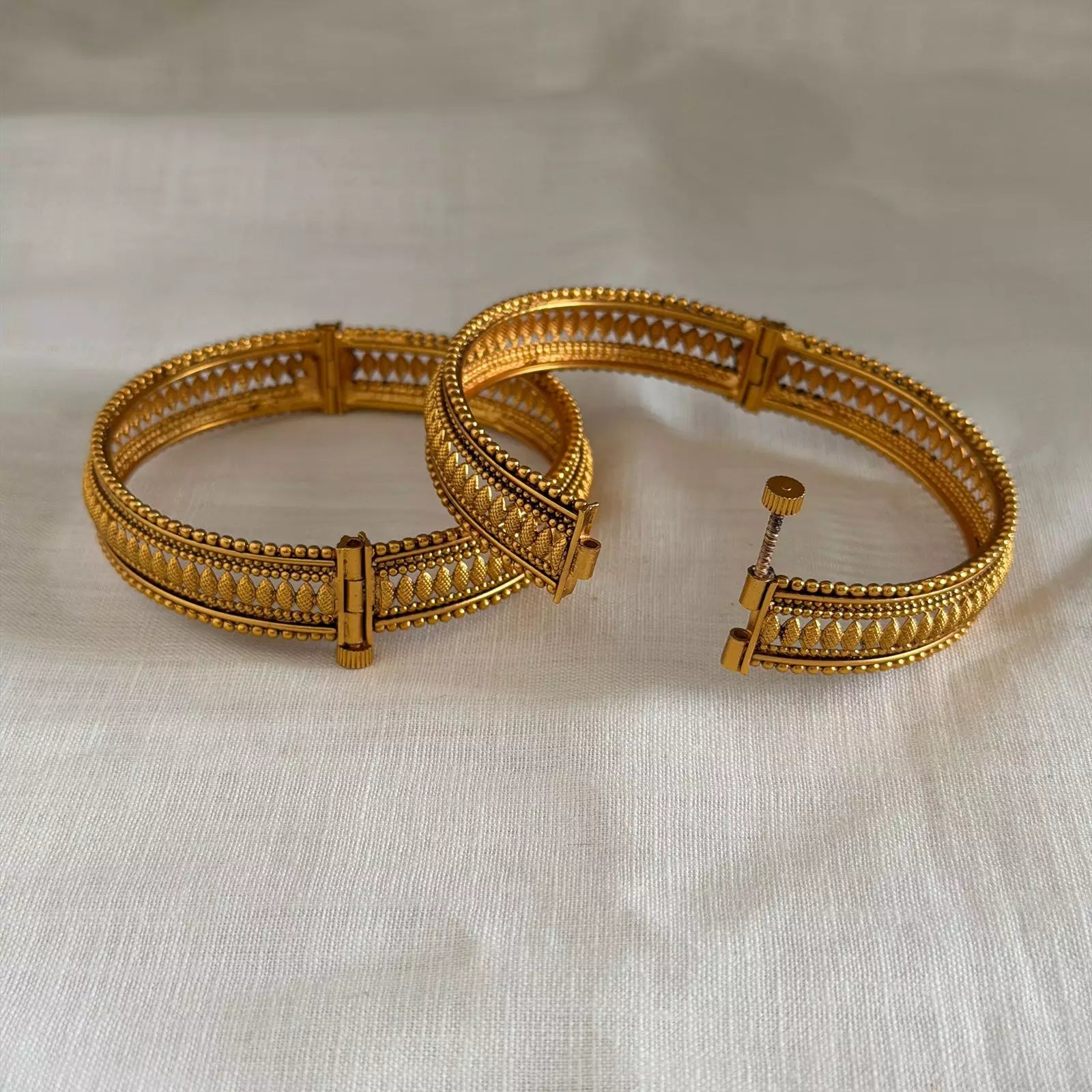 Antique Bangle AB63