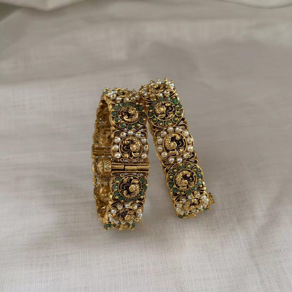 Antique Bangle AB65