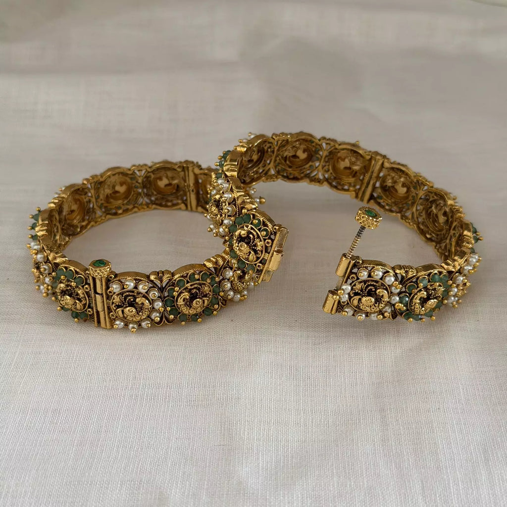 Antique Bangle AB65