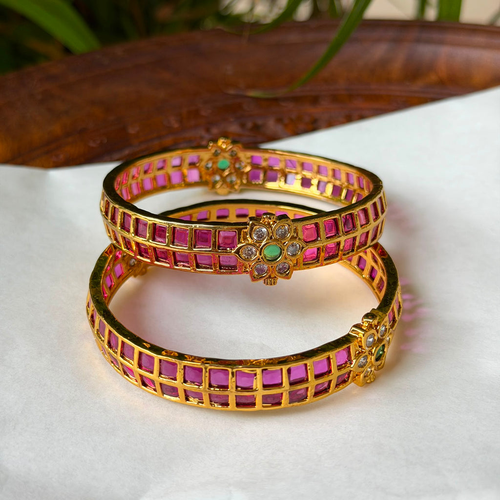Antique Bangle AB70
