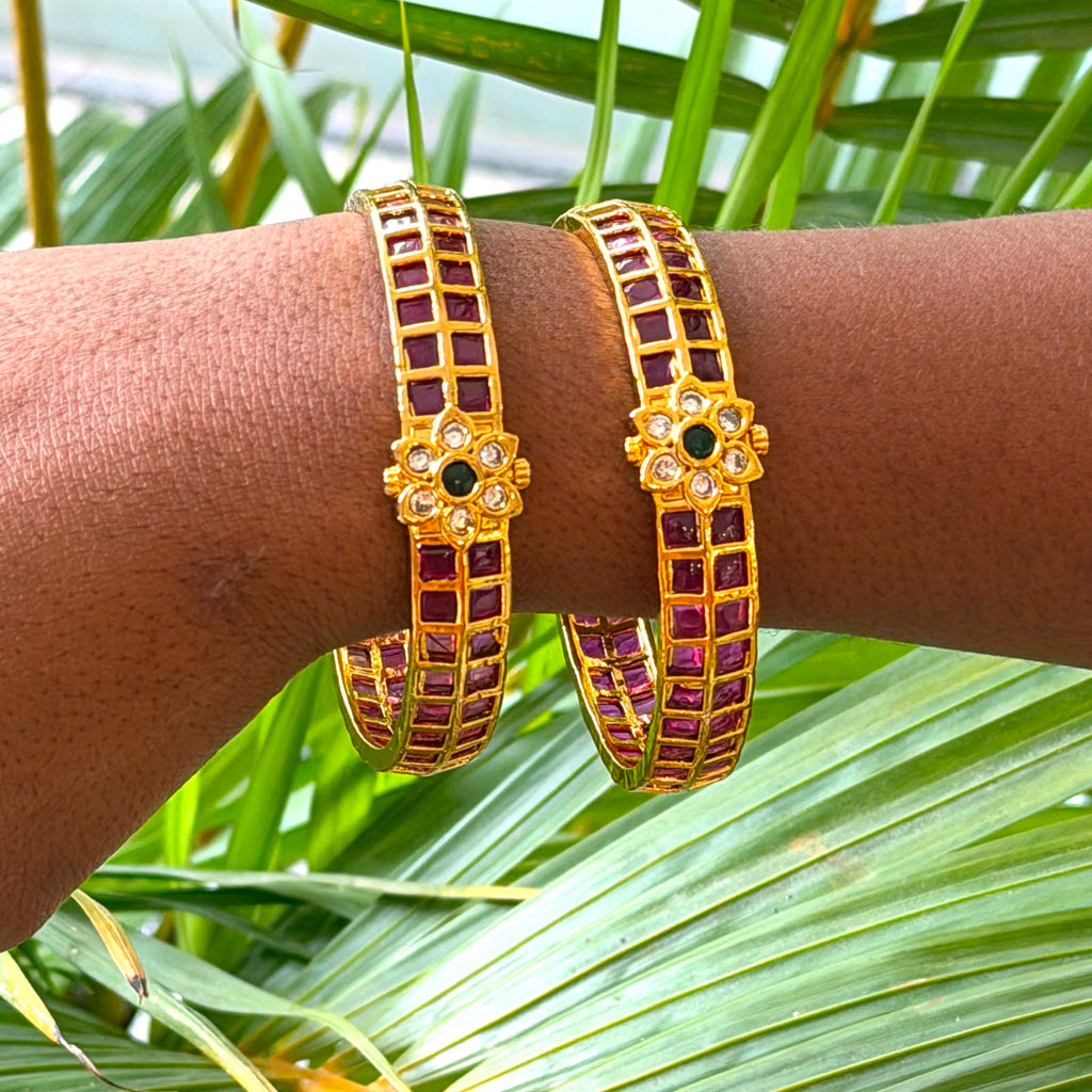 Antique Bangle AB70