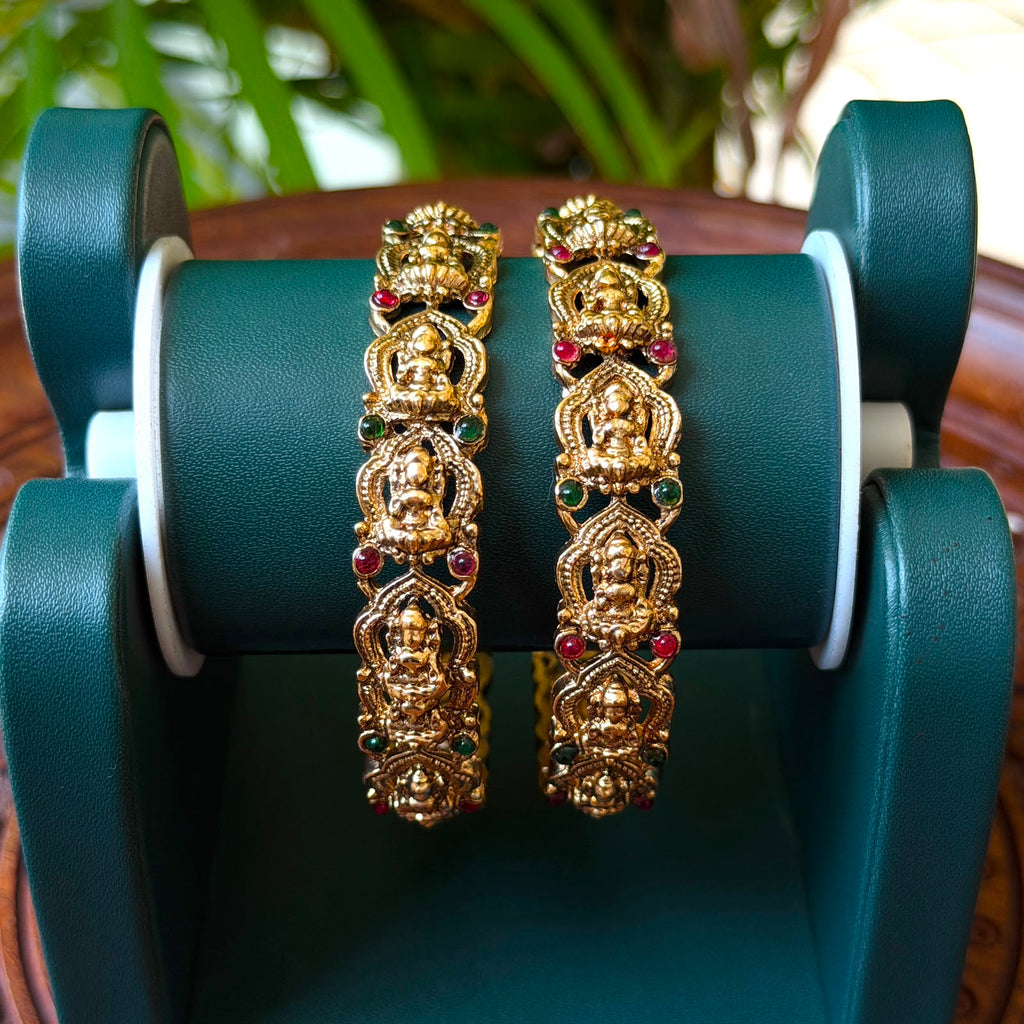 Antique Bangle AB71