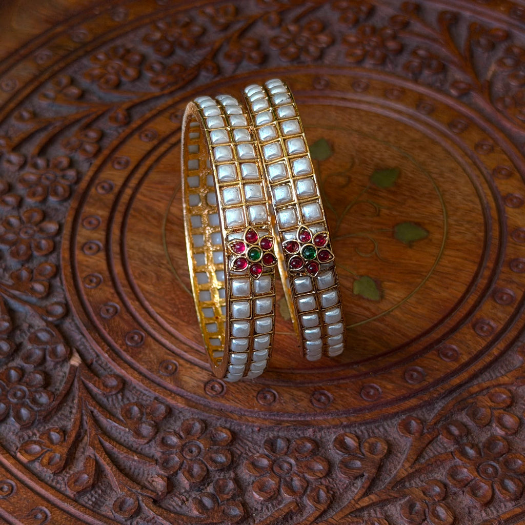 Antique Bangle AB74