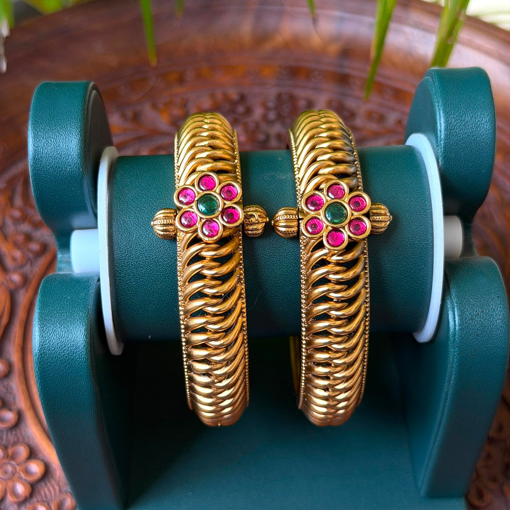 Antique Bangle AB88