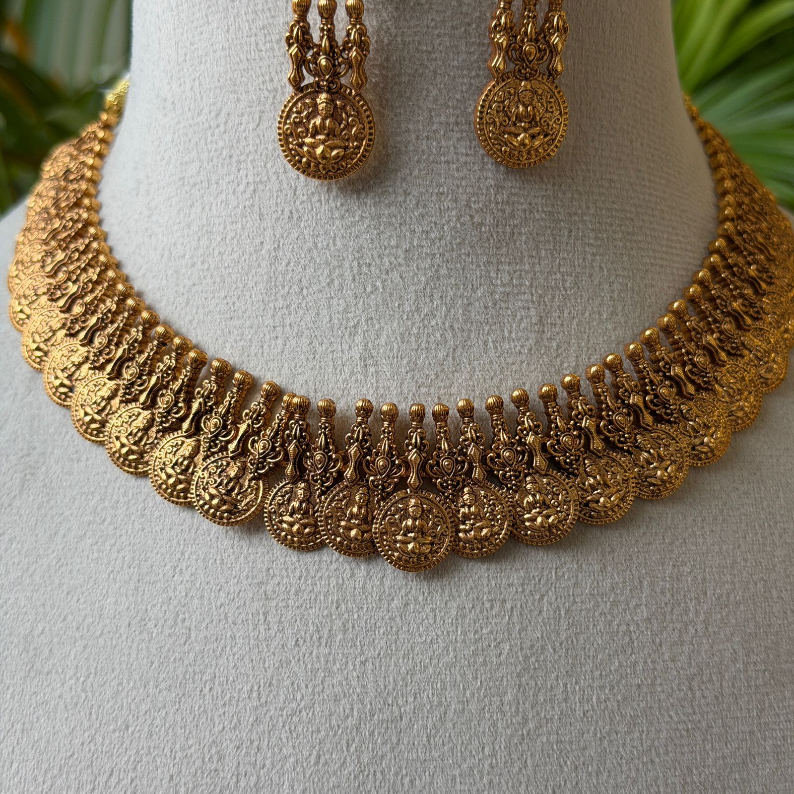 Antique Necklace Set AN362