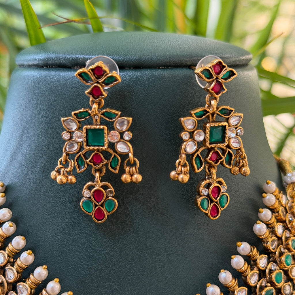 Antique Kundan Choker Necklace Set with Green Ruby Stones & Earrings AN281
