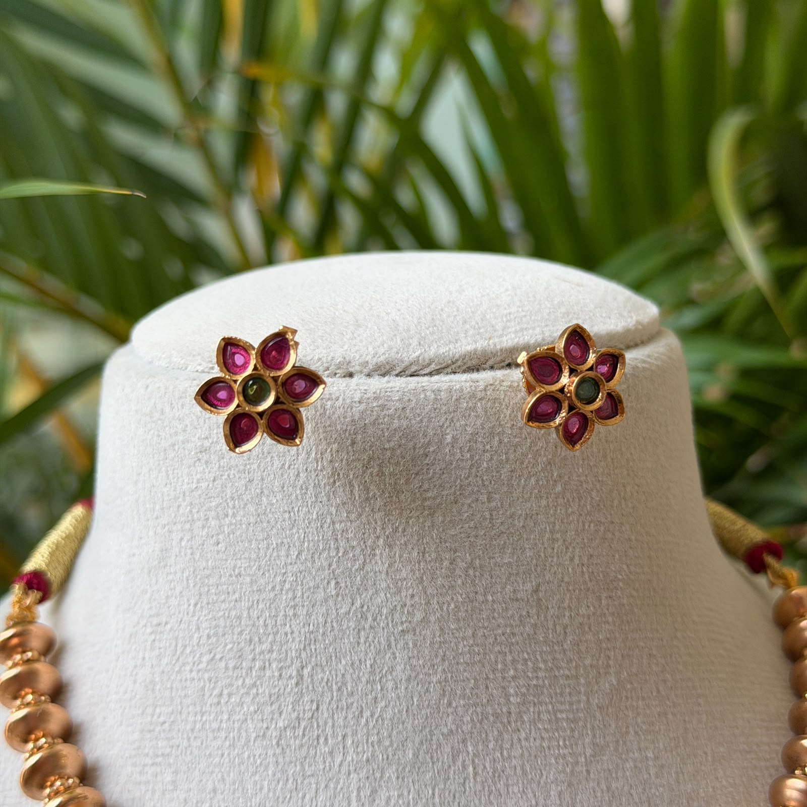Traditional Kemp Floral Attigai Set | Antique Gold Bead Choker Necklace with Matching Earrings AN291
