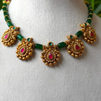 Antique Gold Finish Green Bead Short Necklace Set with Ruby Kemp Medallions – Traditional South Indian Choker with Stud Earrings AN295