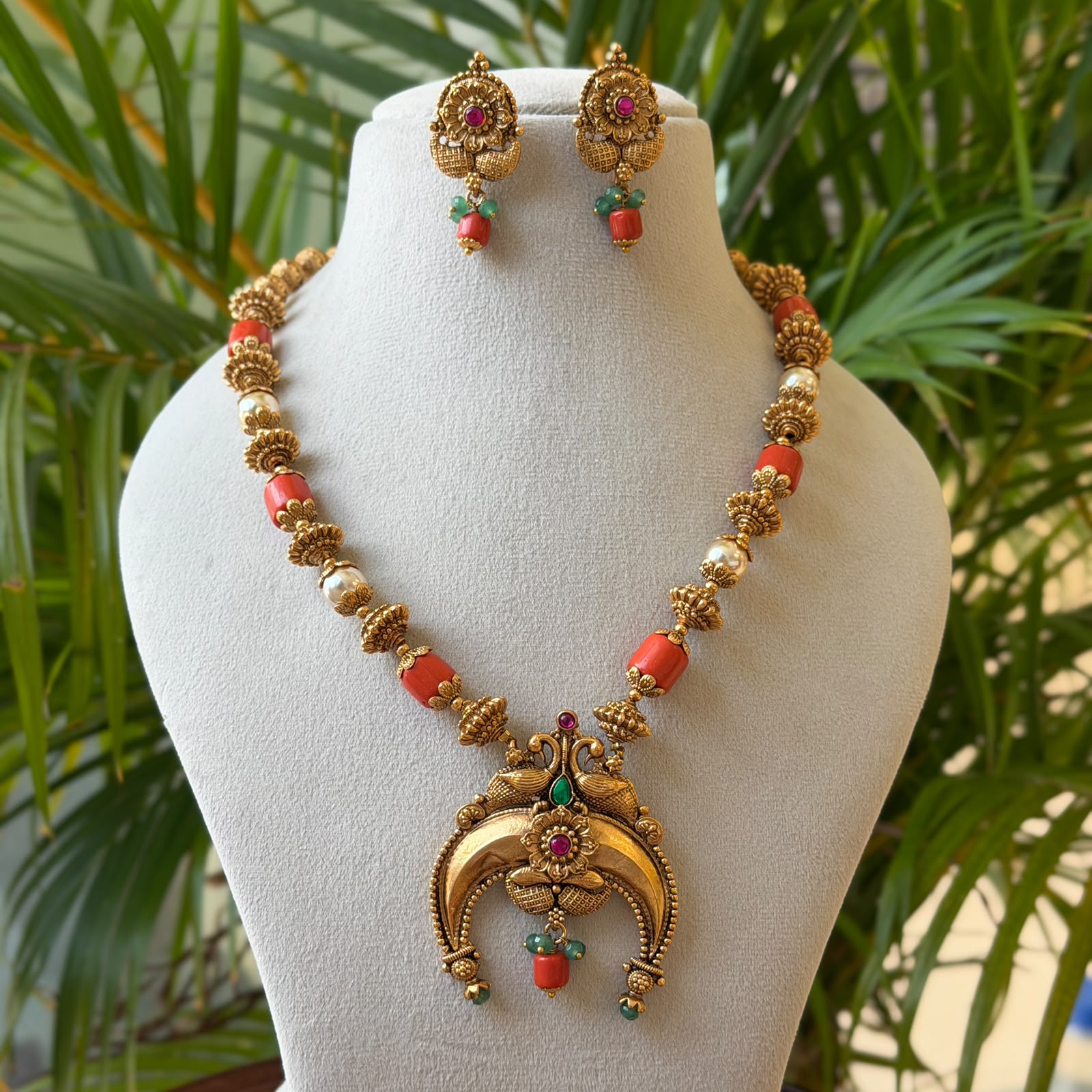 Antique Necklace Set AN342