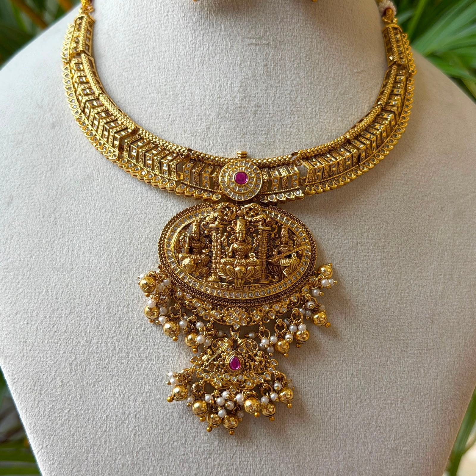 Antique Necklace Set AN345