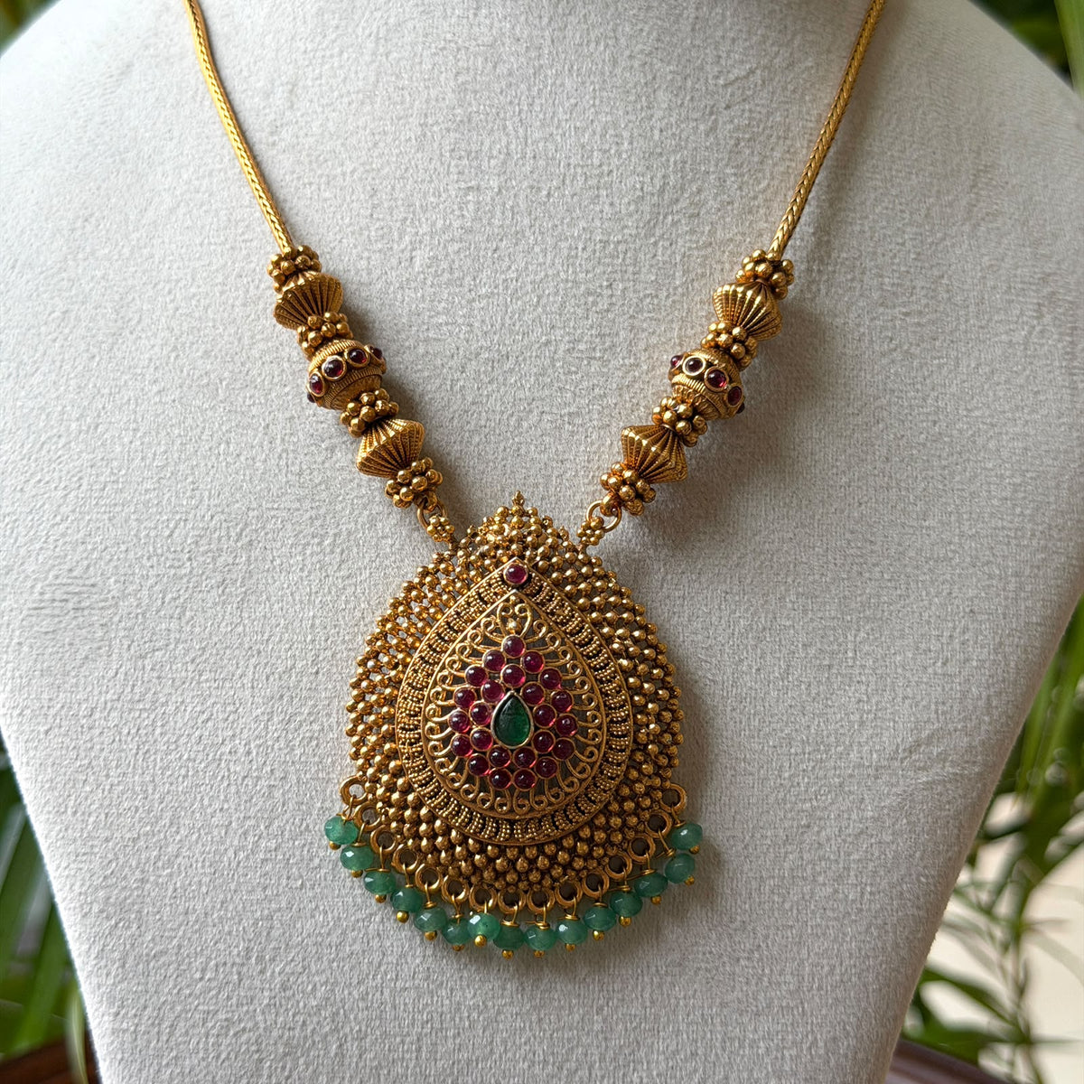 Antique Necklace Set AN402
