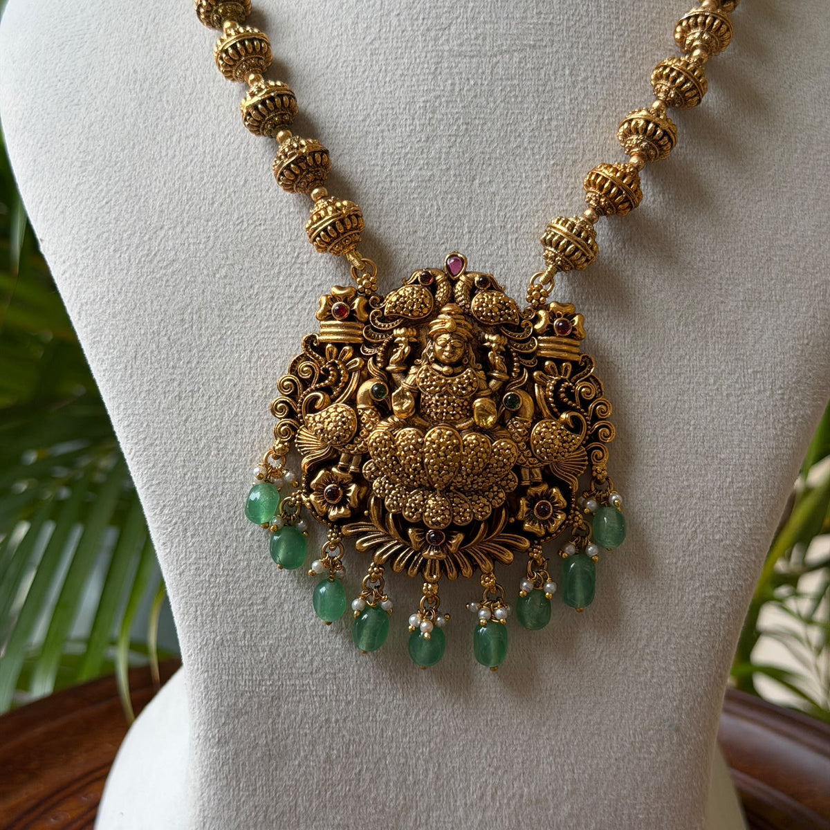 Antique Necklace Set AN405