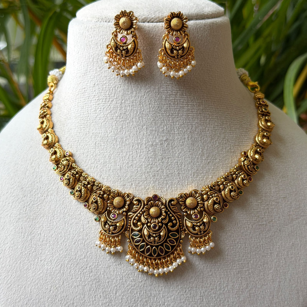 Antique Necklace Set AN444