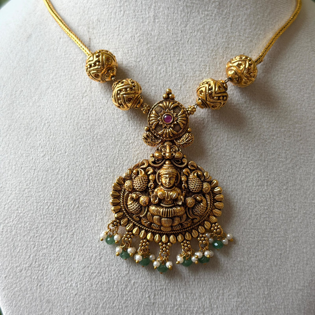 Antique Necklace Set AN445