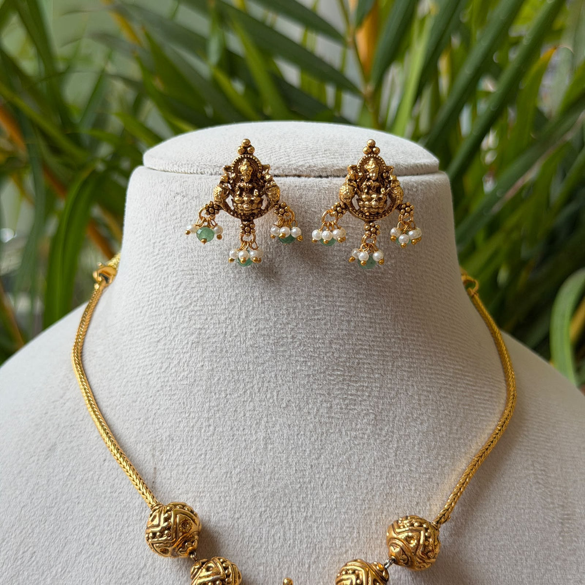 Antique Necklace Set AN445