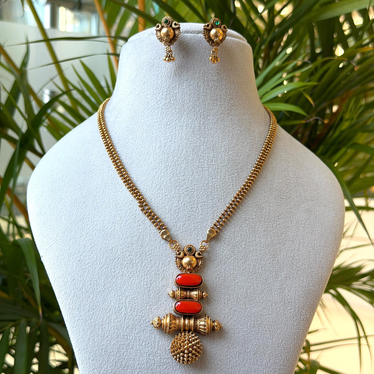Antique Gold Coral Barrel Pendant Set – Red Coral Stone Drop with Gold Ball Pendant, Bead Chain & Stud Earrings AN481