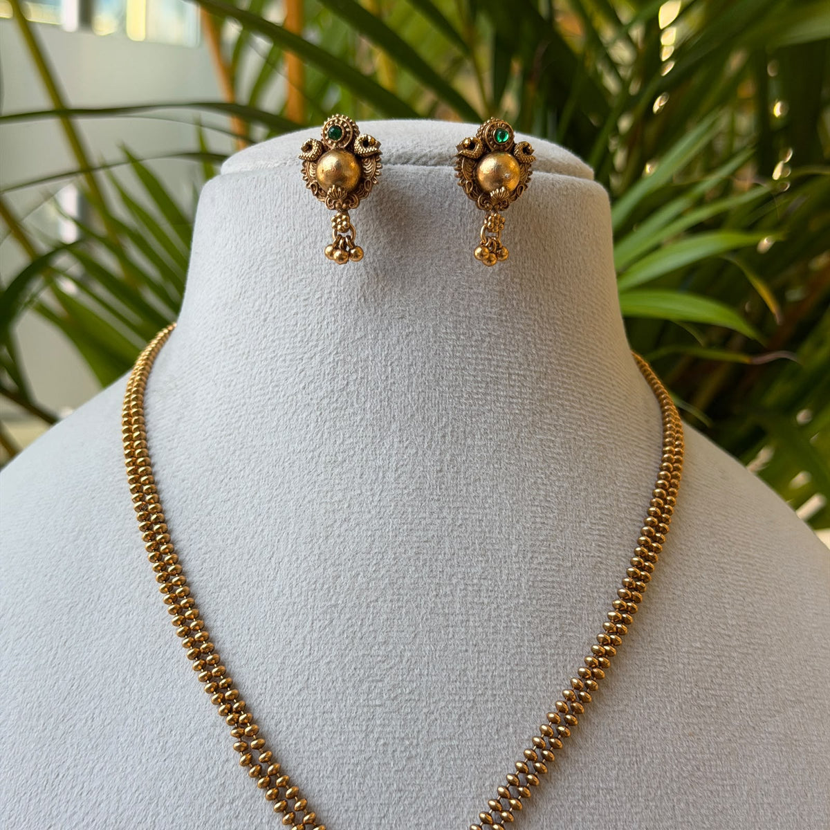 Antique Gold Coral Barrel Pendant Set – Red Coral Stone Drop with Gold Ball Pendant, Bead Chain & Stud Earrings AN481