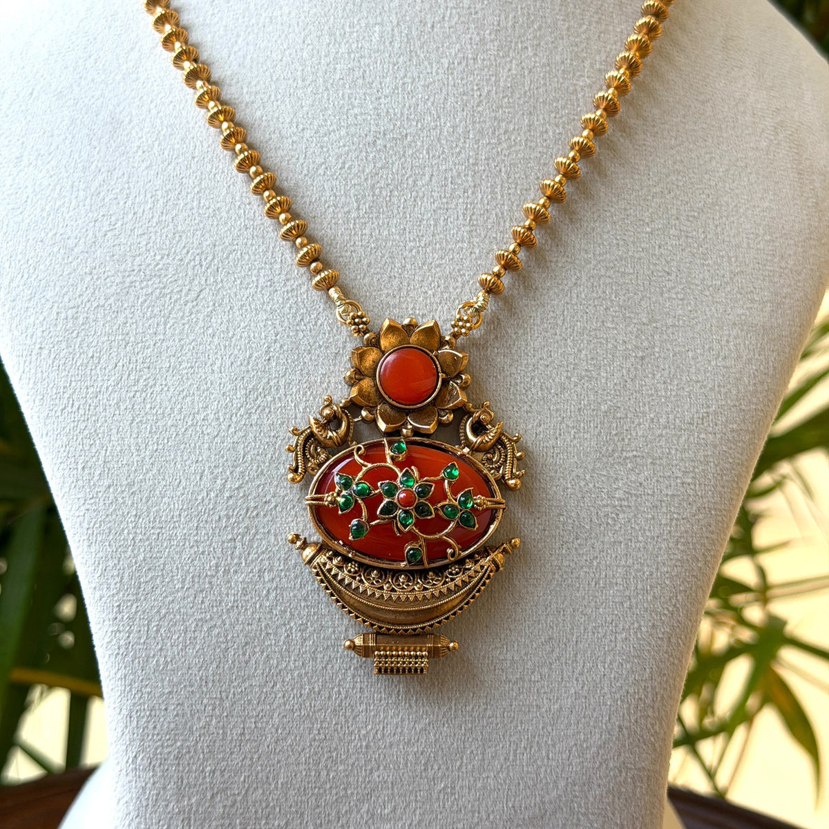 Antique Gold Coral Oval Pendant Set – Red & Green Enamel Floral Pendant on Gold Bead Chain with Coral Stud Earrings AN482