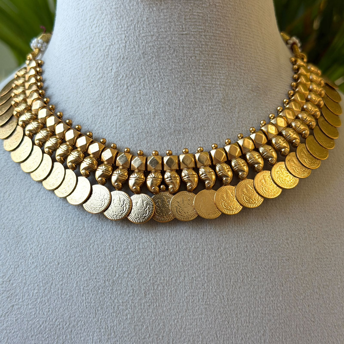 Antique Gold Kasu Coin Choker Necklace Set, Traditional Lakshmi Coin Necklace with Drop Earrings AN494 (view 2)