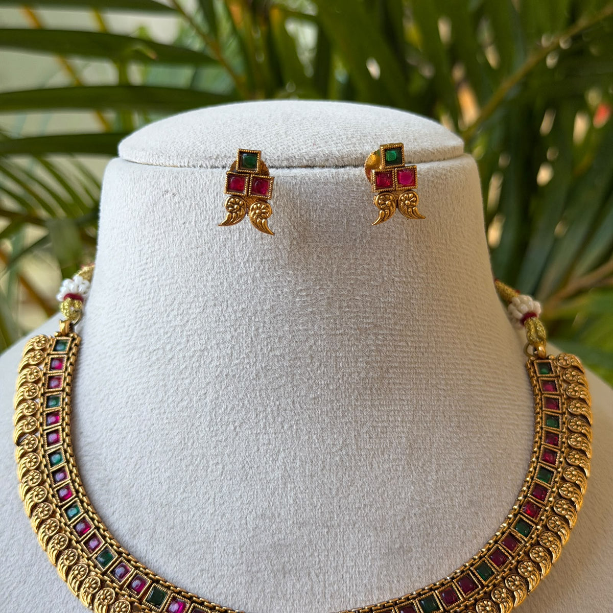 Ruby & Green Stone Hasli Necklace Set – Antique Gold Collar Necklace with Ruby Green Stud Earrings AN505