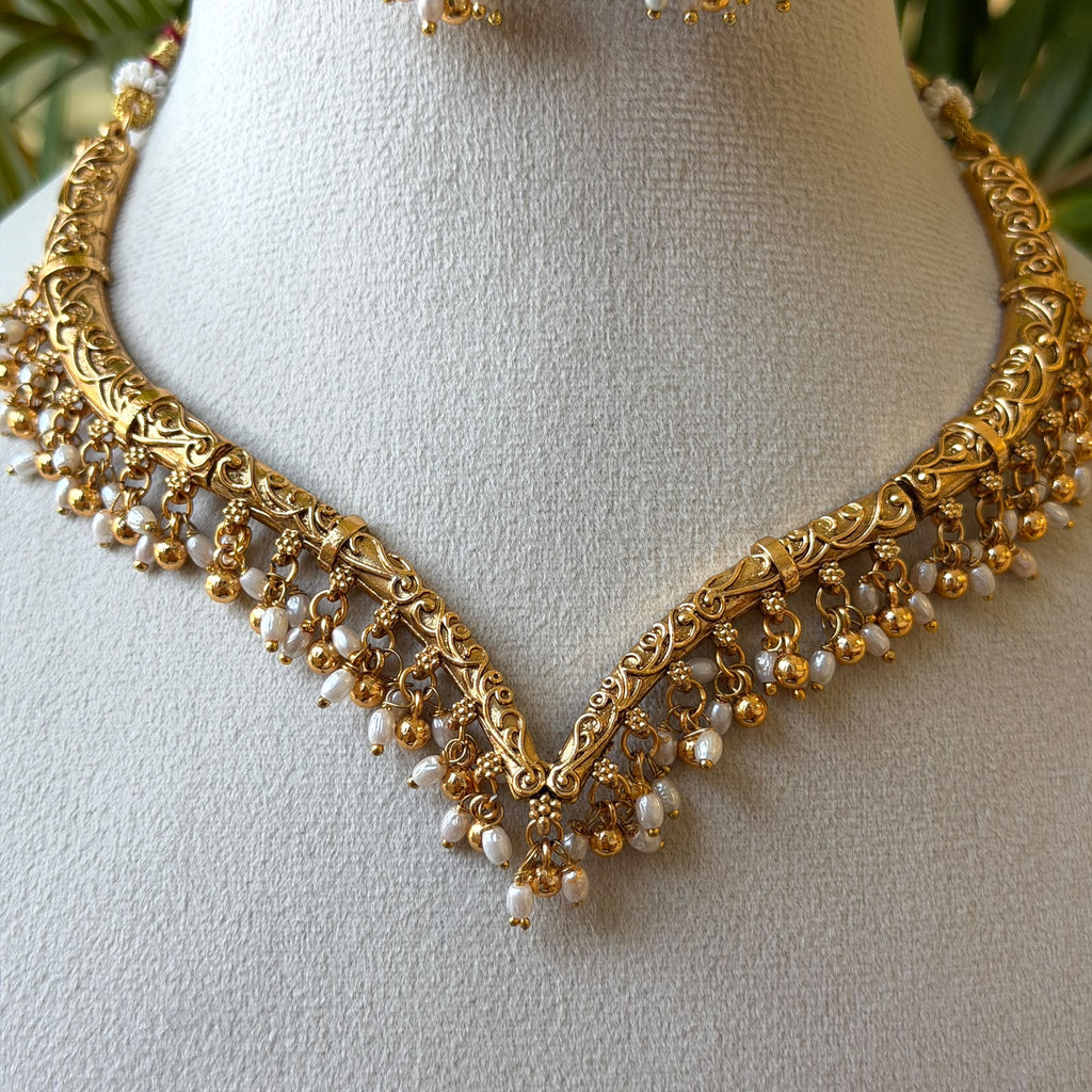 V-Shape Antique Gold Necklace Set – Pearl Drop Necklace with Matching Drop Earrings AN508