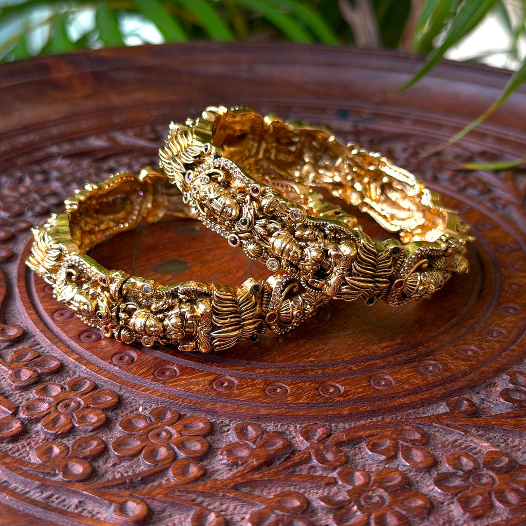 Antique Bangle AB77
