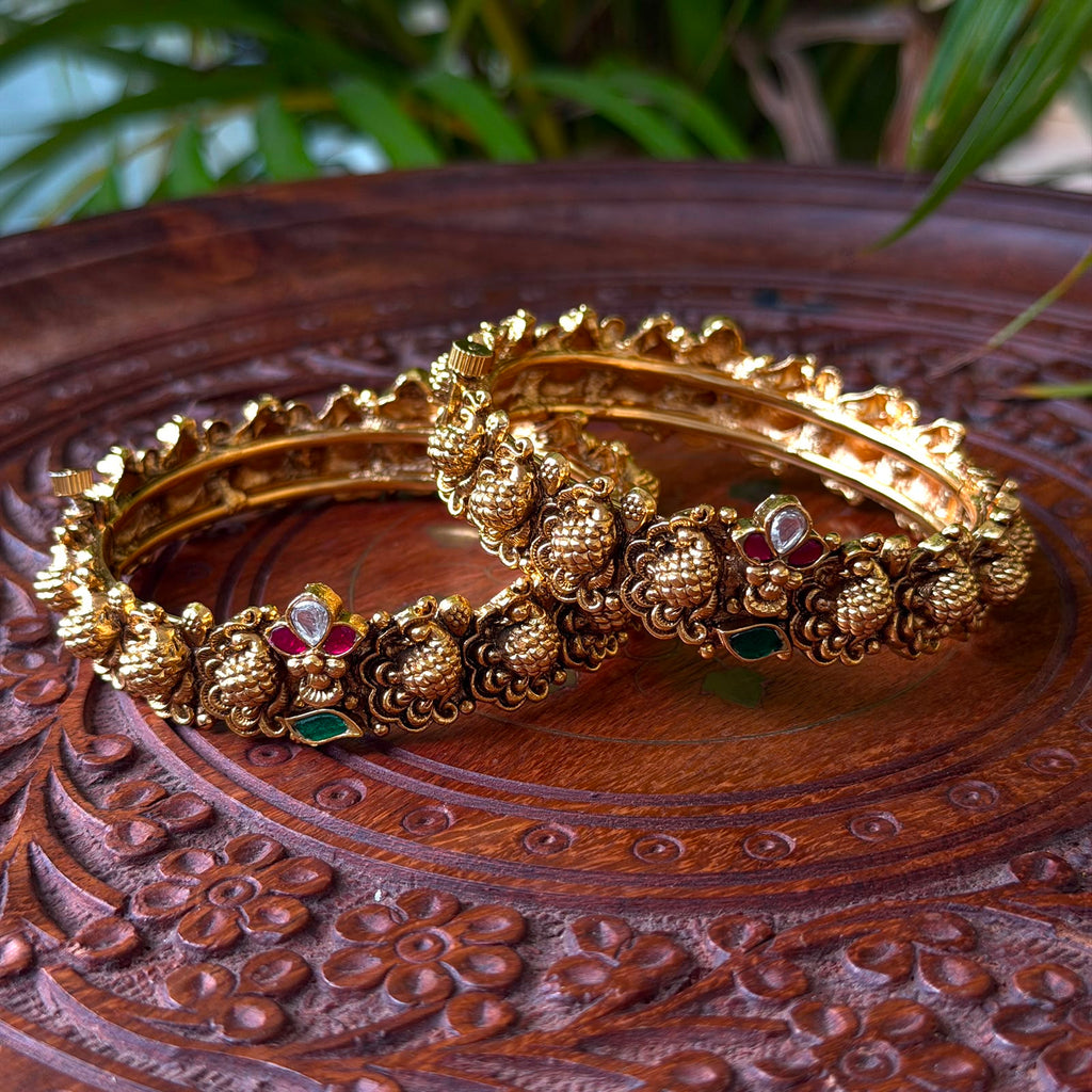 Antique Bangle AB79