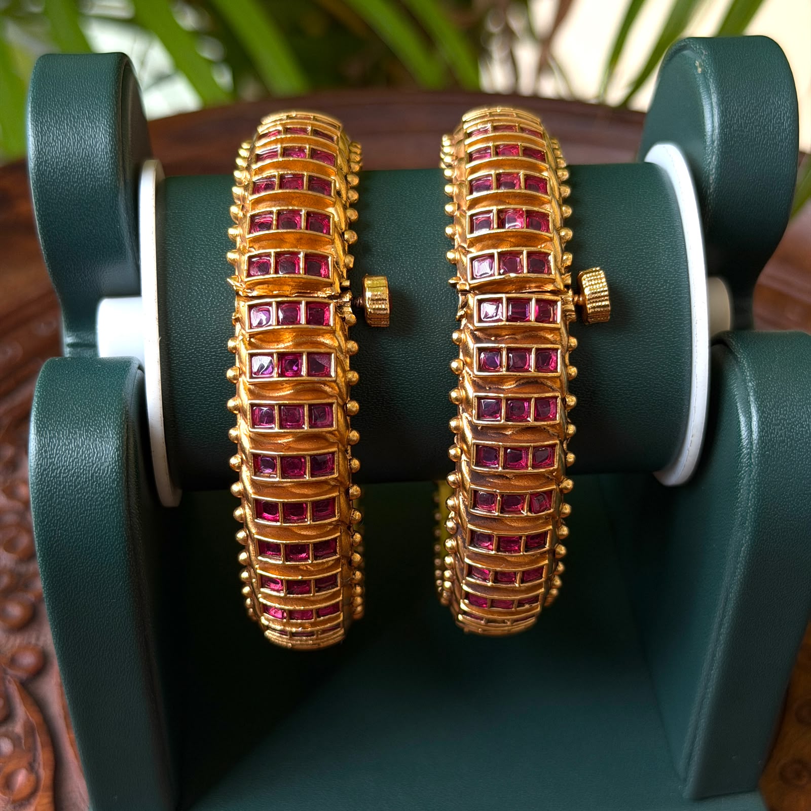 Antique Bangle AB81