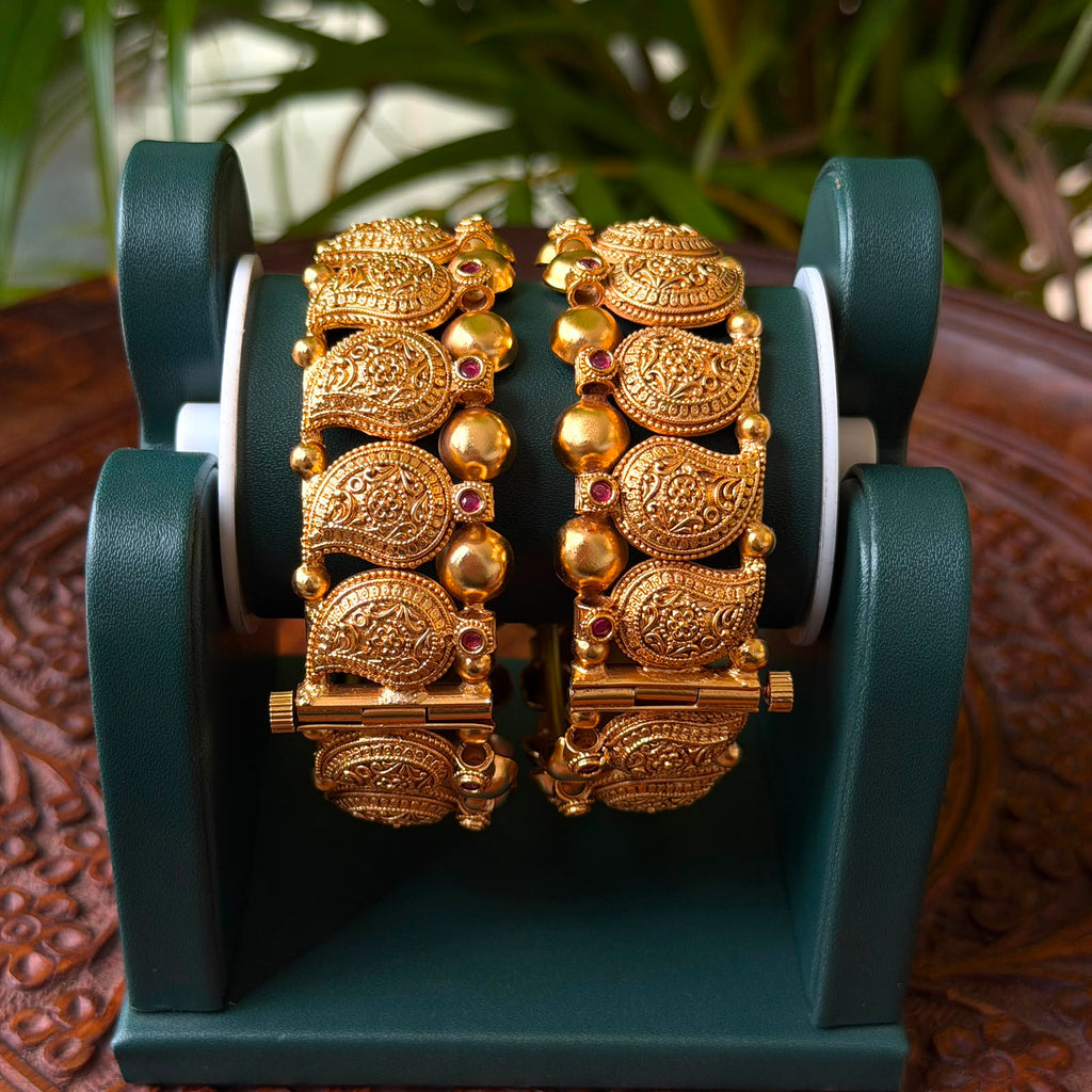 Antique Bangle AB82