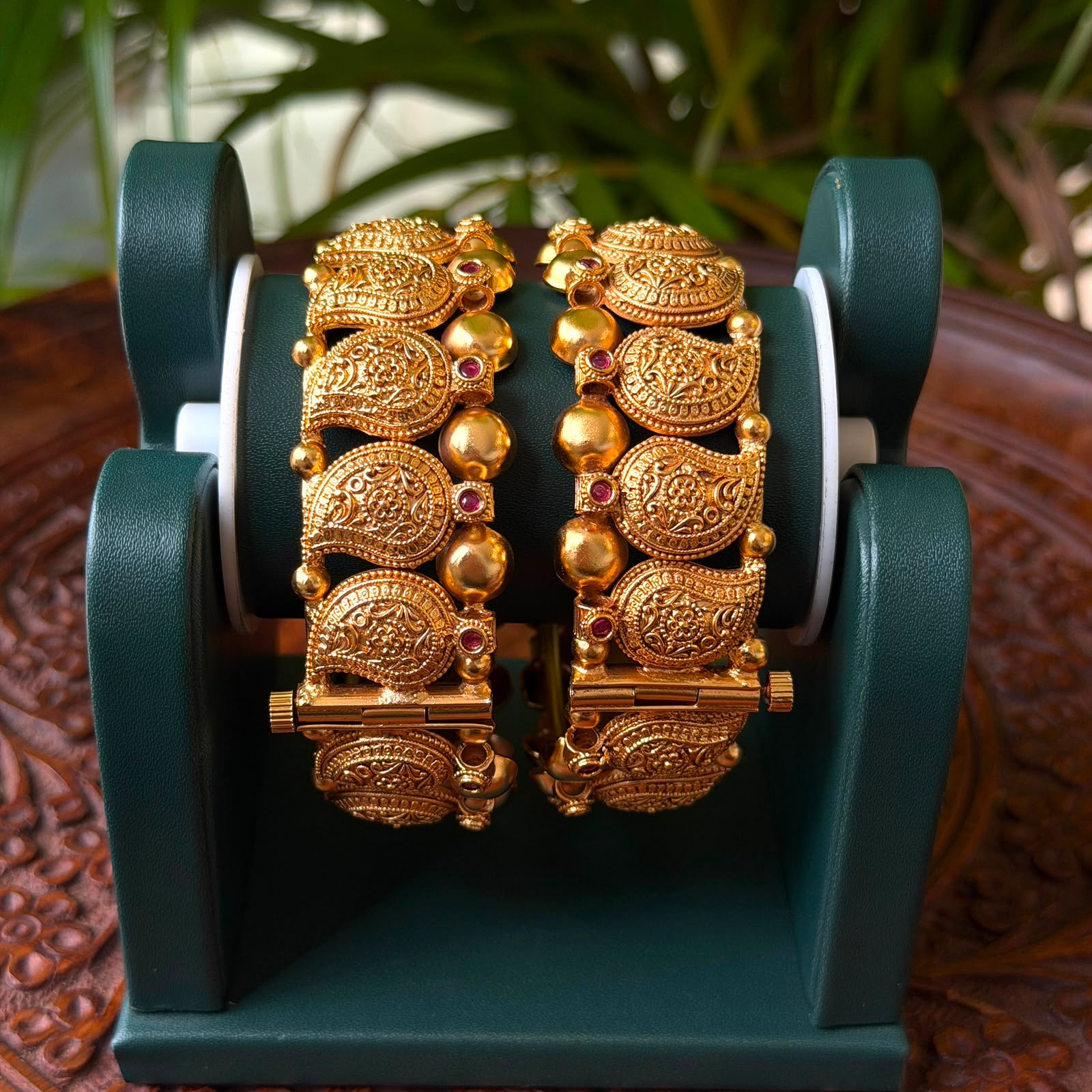 Antique Bangle AB82