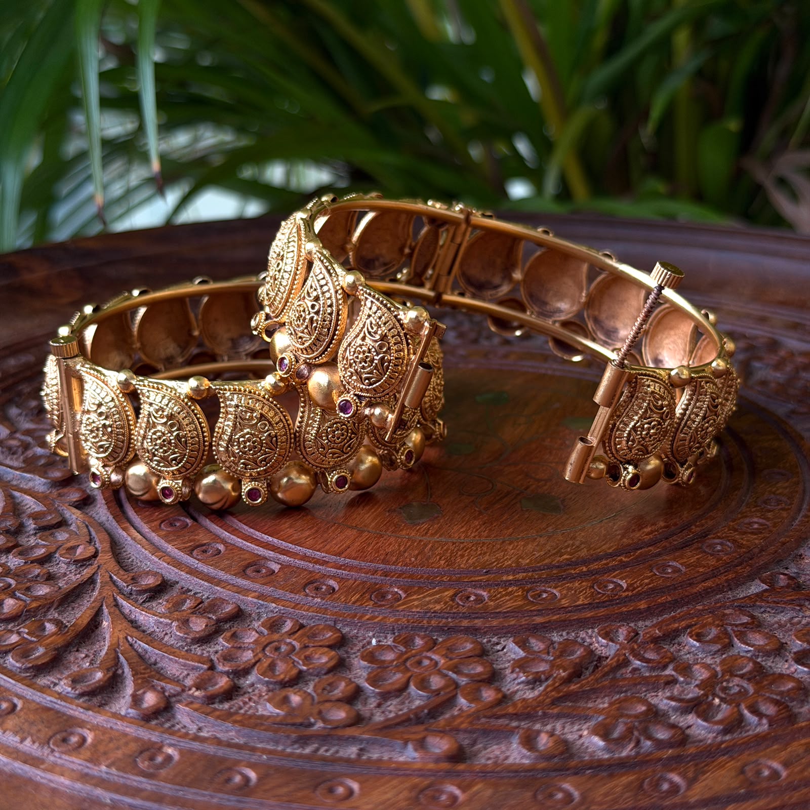 Antique Bangle AB82