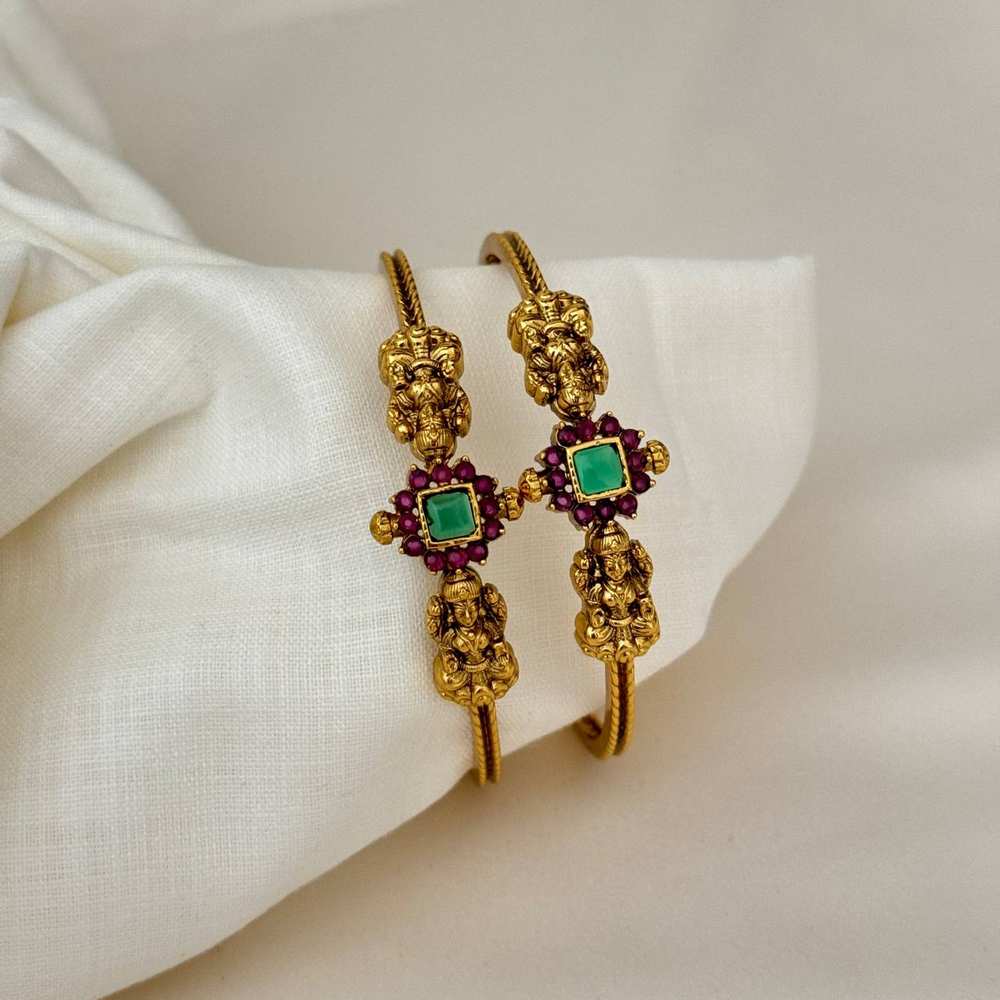 Antique Bangle AB32