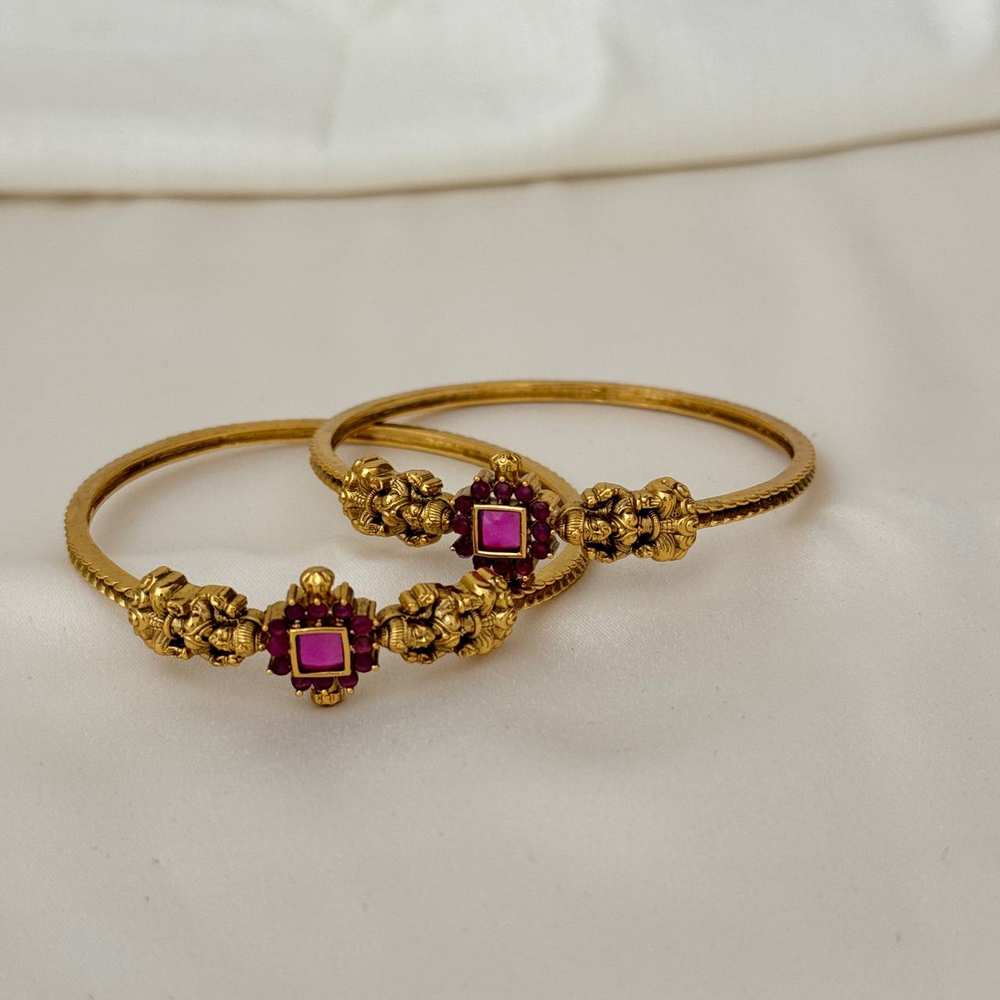 Antique Bangle AB32