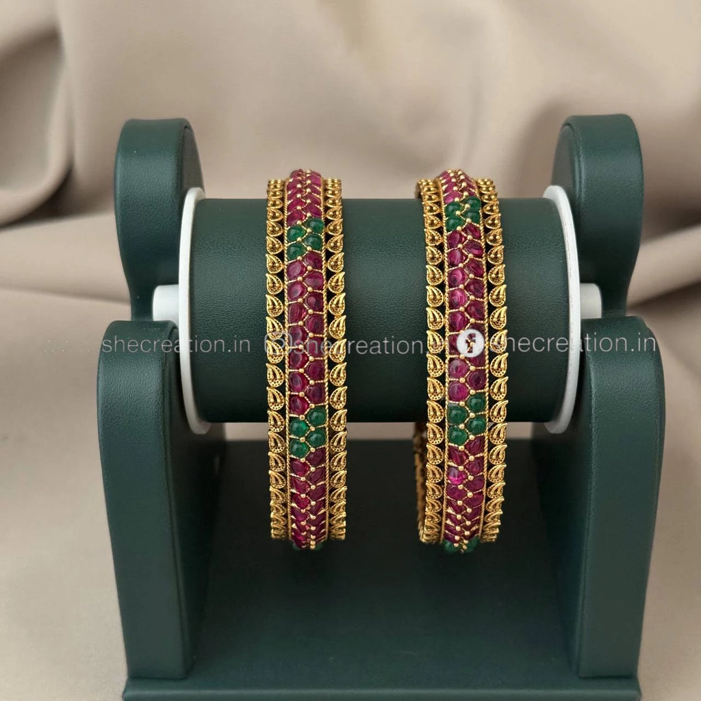 Antique Bangle AB33