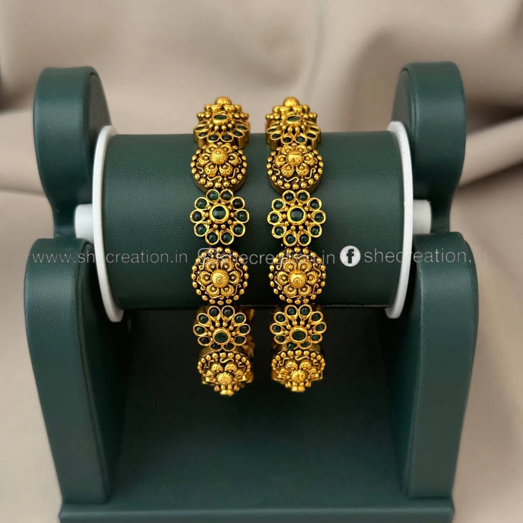 Antique Bangle AB37