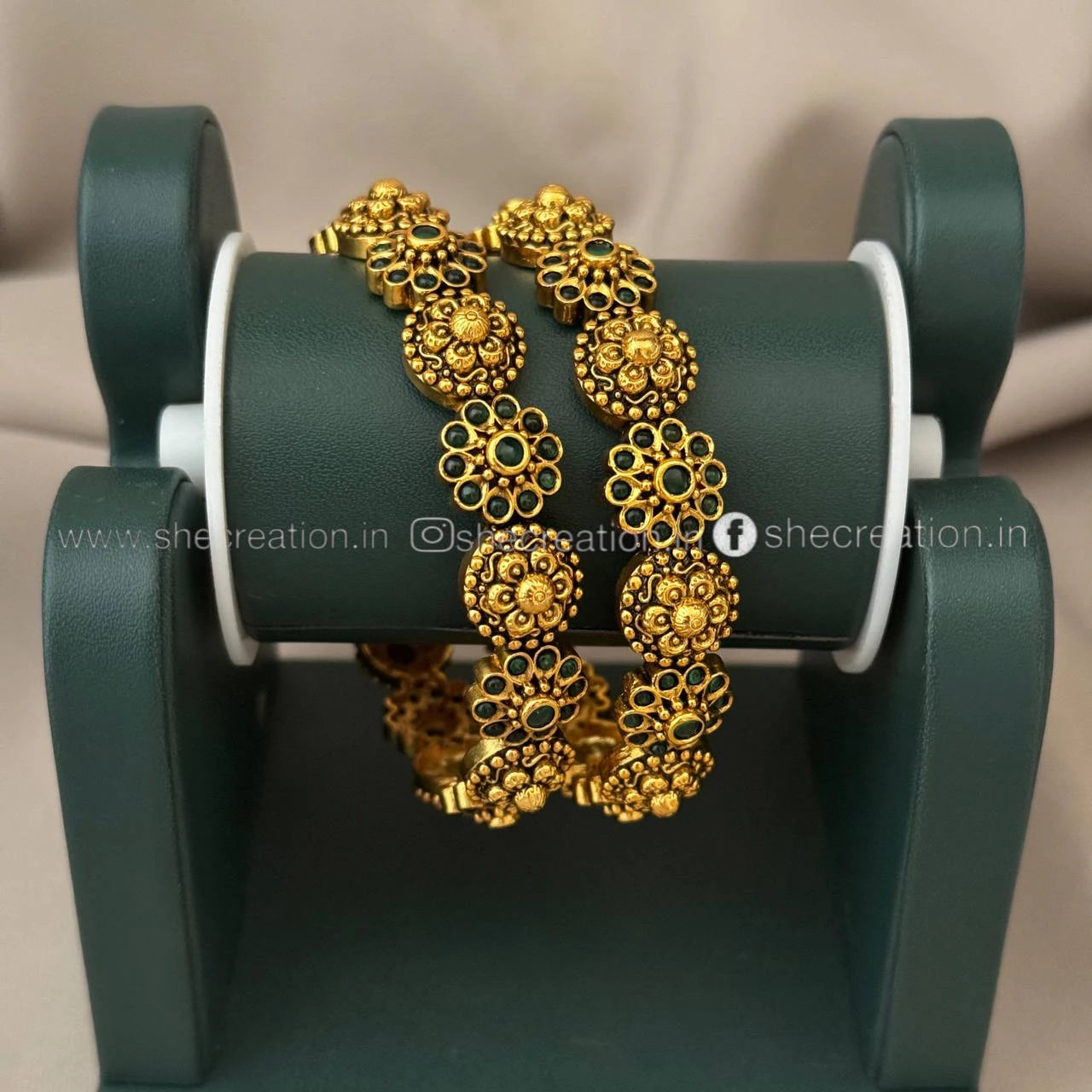 Antique Bangle AB37