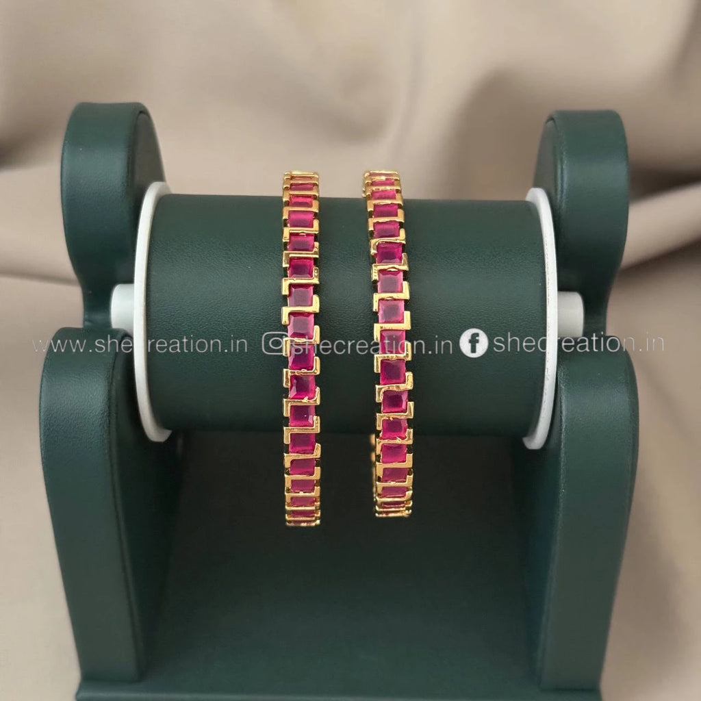 Antique Bangle AB38