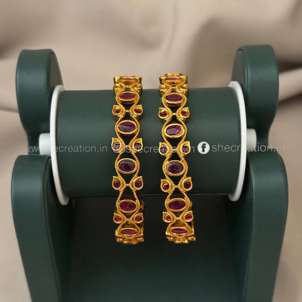 Antique Bangle AB44