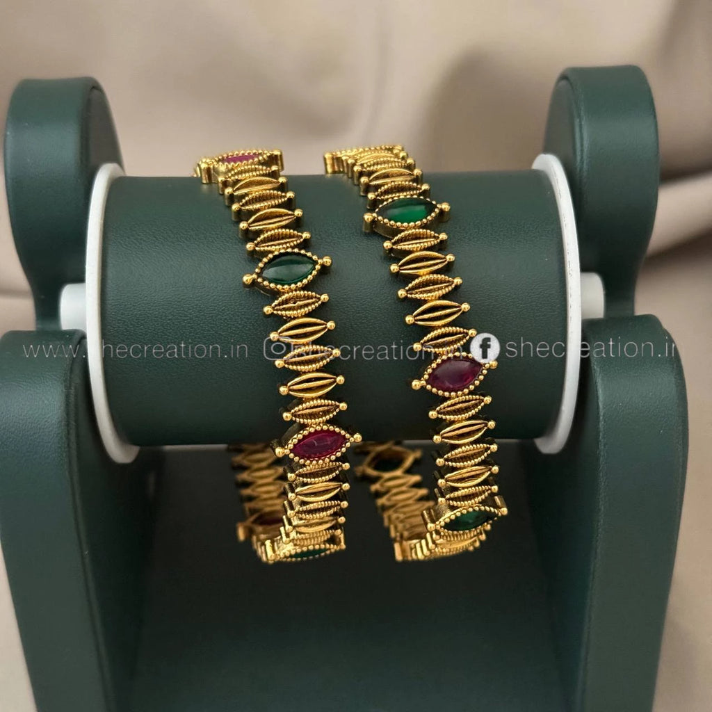 Antique Bangle AB46