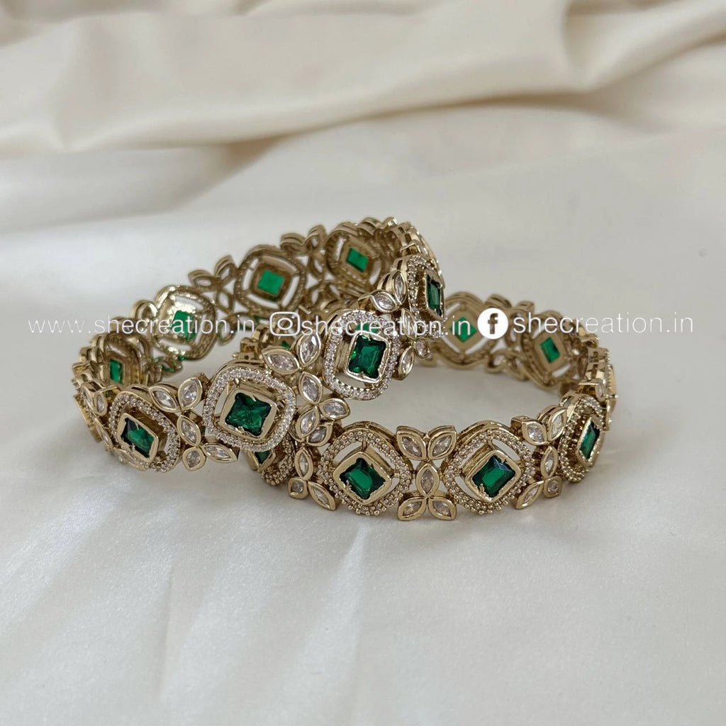 Antique Bangle AB47