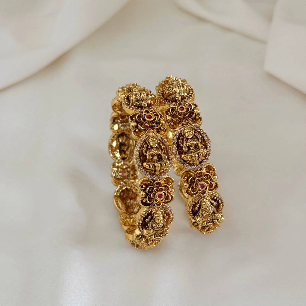 Antique Bangle AB48