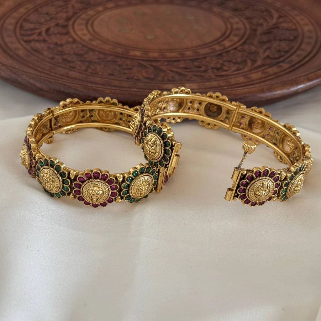 Antique Bangle AB50