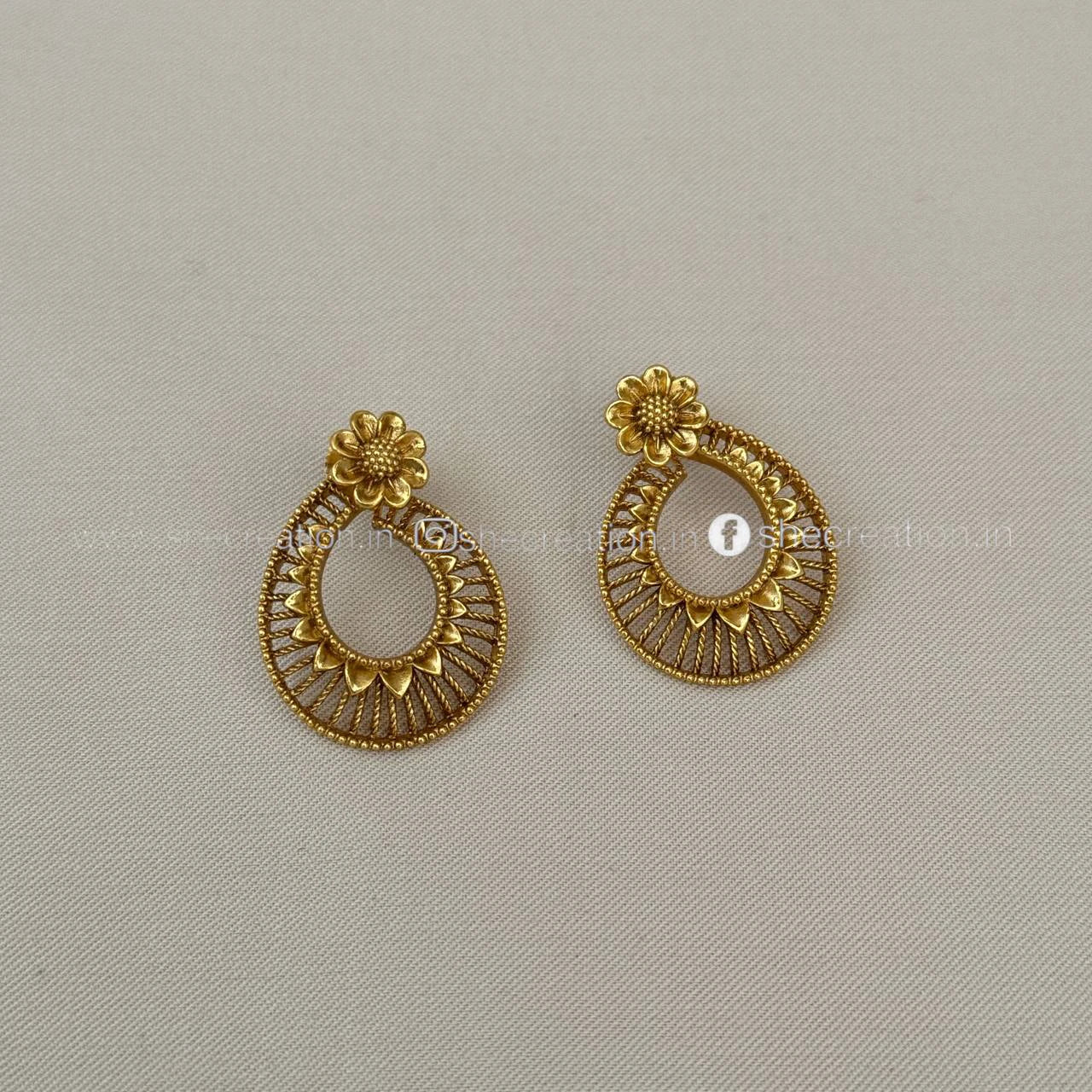 Antique Earrings AE29