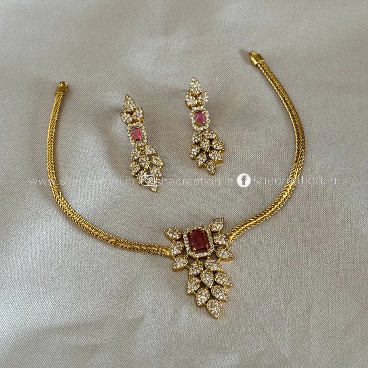 Antique Necklace AN129