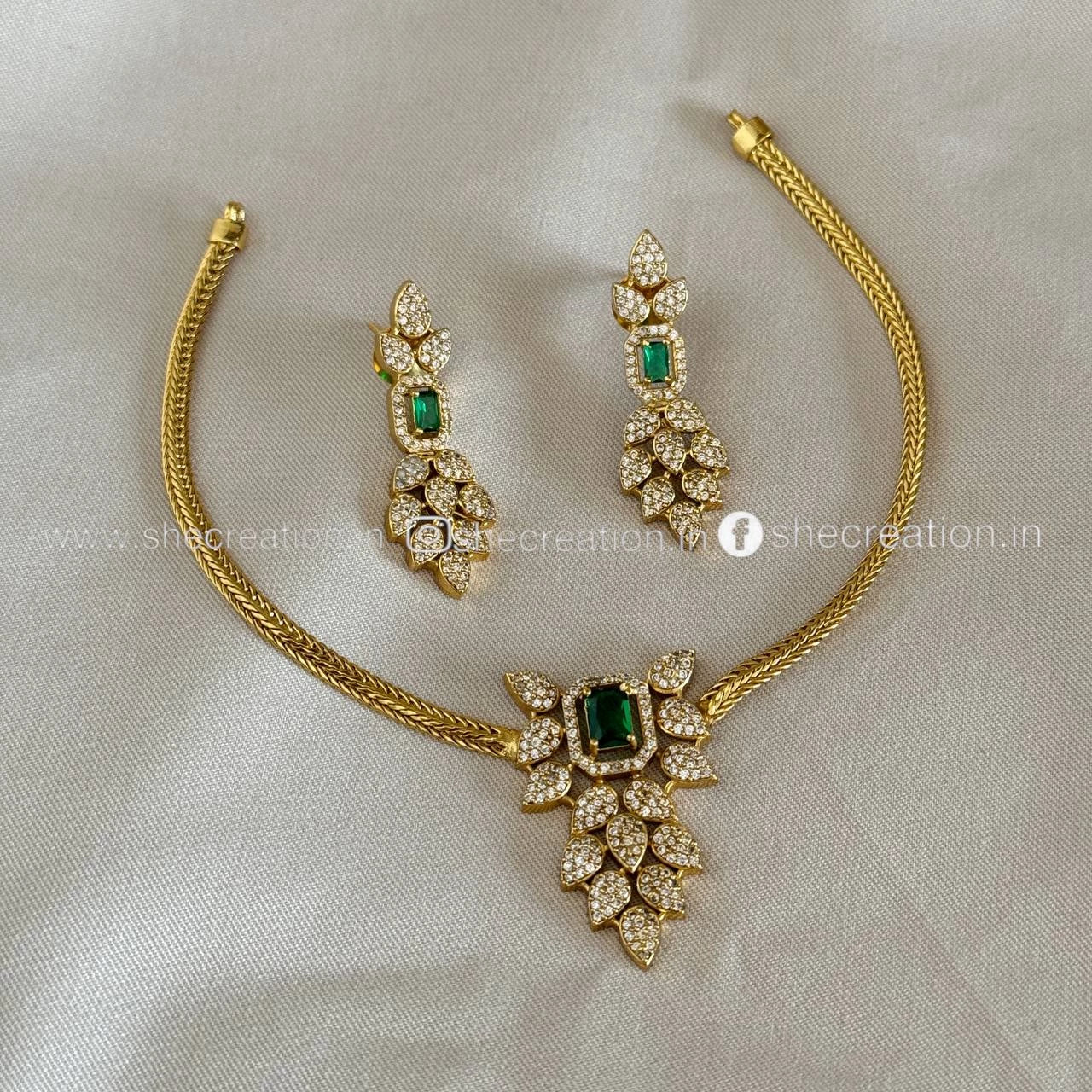 Antique Necklace AN129