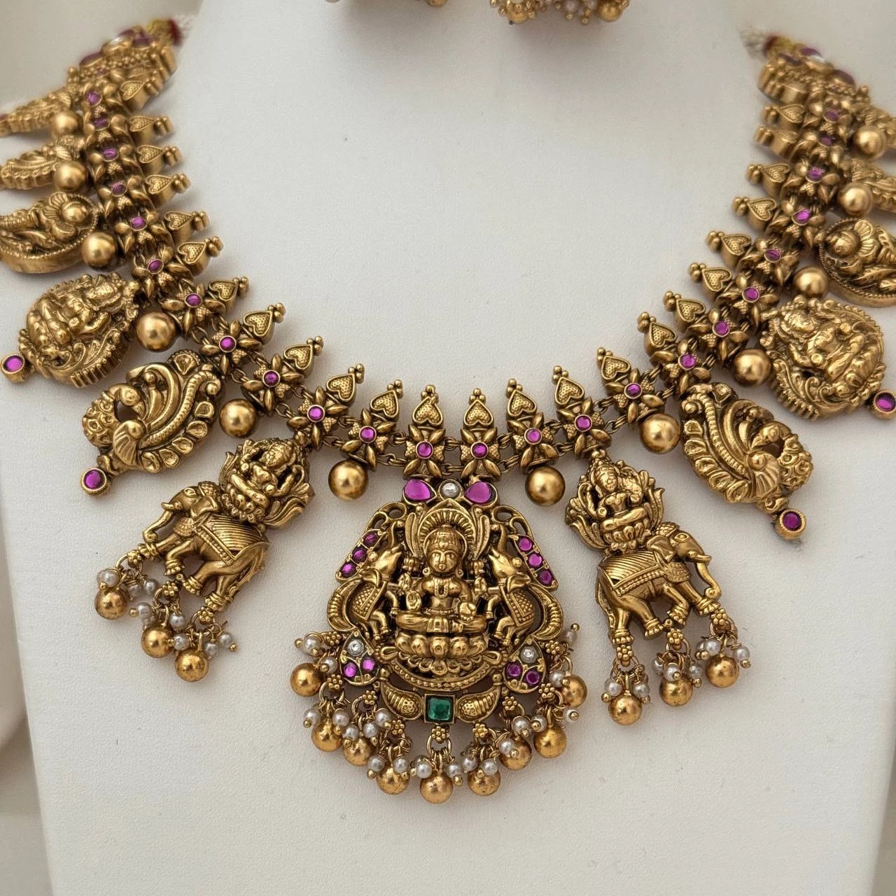 Antique Necklace AN186