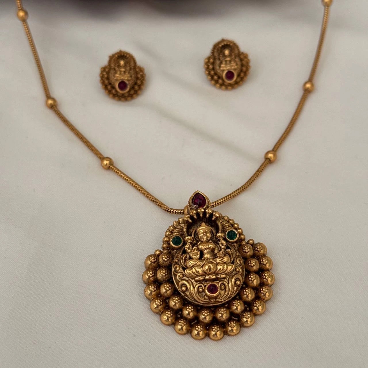 Antique Necklace AN191