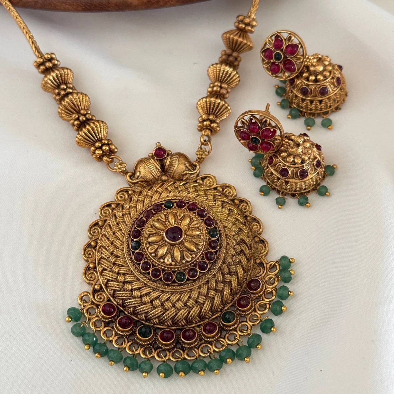 Antique Necklace AN198