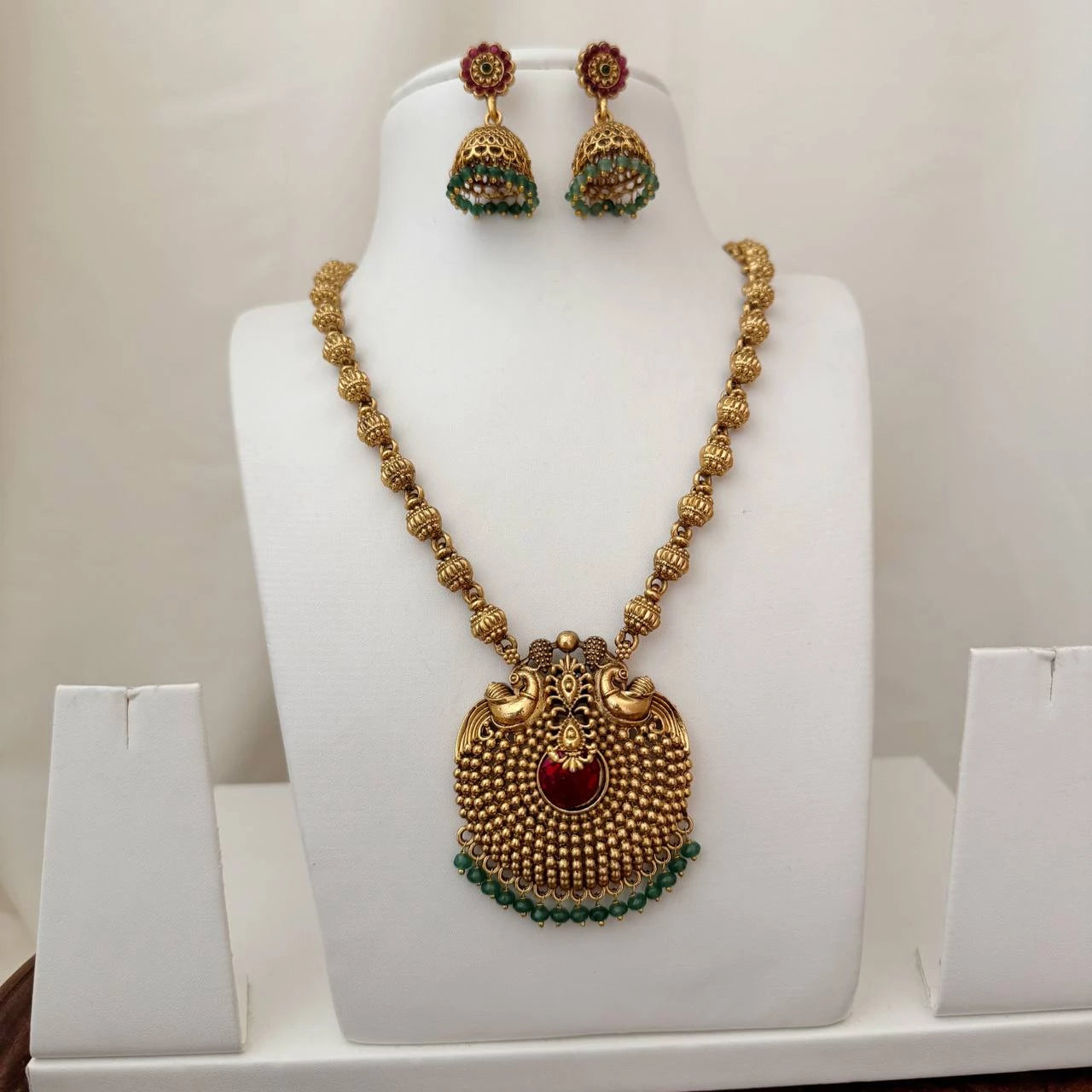 Antique Necklace AN202